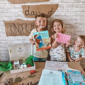 Harry and the Bucketful of Dinosaurs Activity Box